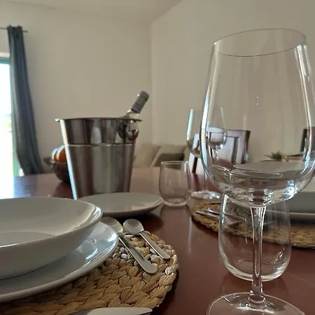 Marina De T2 Ate 6 Pax Com Piscina E Vista Marina *